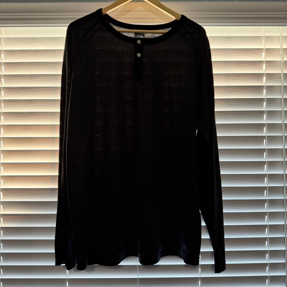 The North Face Mens XL Flash Dry Long Sleeve Henley Shirt Charcoal Gray & Black